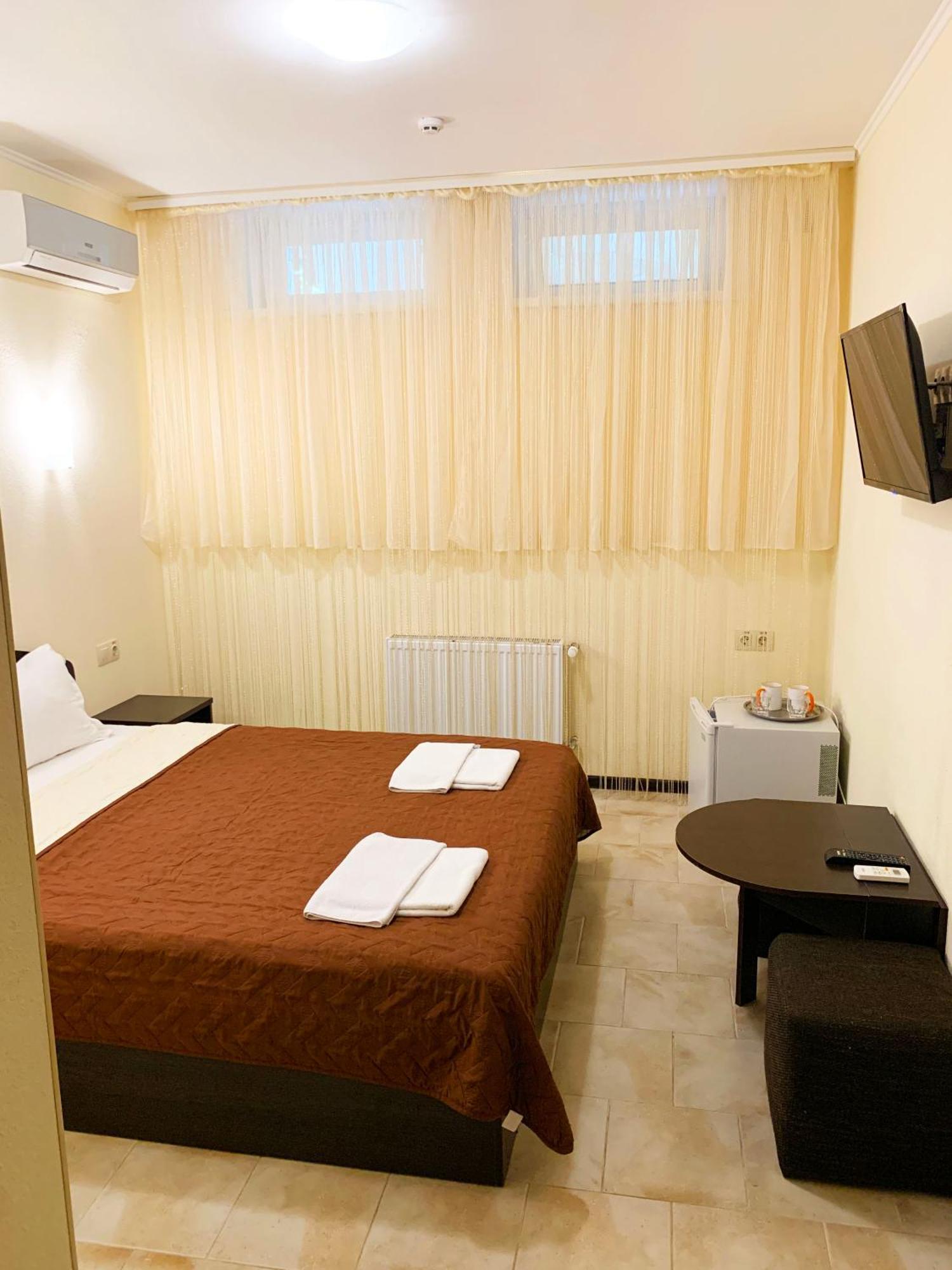 Breeze Hotel Odesa Exterior photo